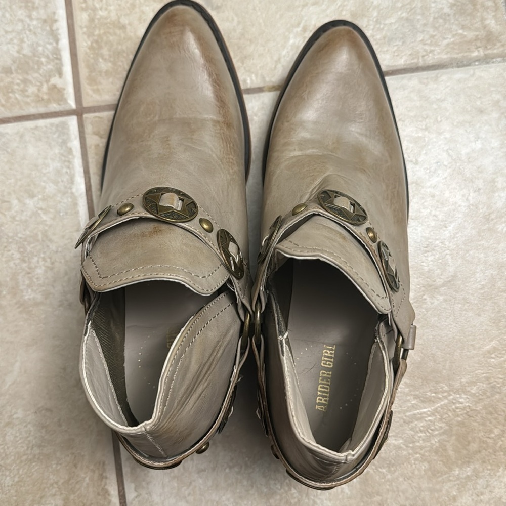 Arider Girl Ankle Boots View 4